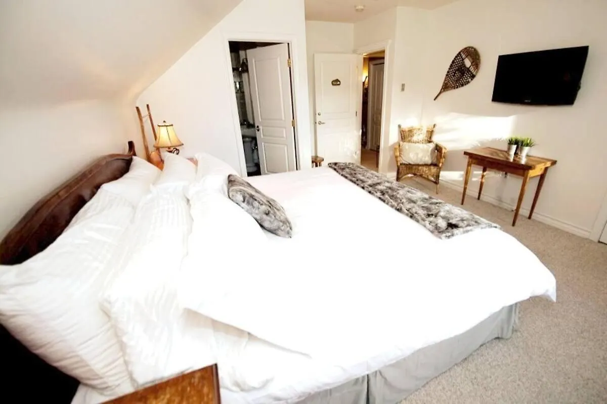 Дом отдыха North House - Banff Mountain Home- The Real Rockies Experience